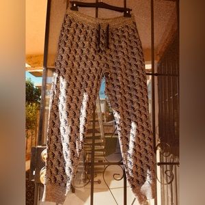 Woman’s joggers pants size M